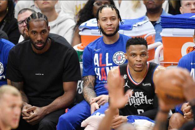 天天盈球APP-快艇诅咒又来了！1.93亿豪阵毁于伤病 韦少成大腿